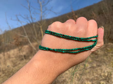 Charger l'image dans la galerie, Perles en malachite entre 2 et 3,5mm