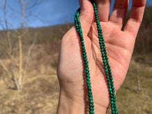 Charger l'image dans la galerie, Perles en malachite entre 2 et 3,5mm