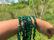 Charger l'image dans la galerie, Perles en malachite, forme chips