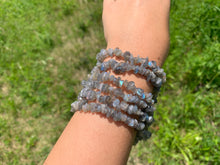 Charger l'image dans la galerie, Perles en labradorite, forme chips