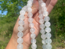 Charger l'image dans la galerie, Perles en calcite translucide entre 4 et 12mm