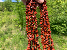 Charger l'image dans la galerie, Perles en jaspe rouge, forme chips