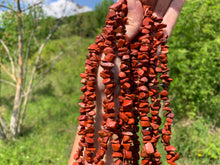 Charger l'image dans la galerie, Perles en jaspe rouge, forme chips