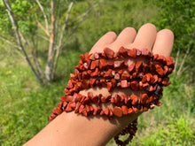 Charger l'image dans la galerie, Perles en jaspe rouge, forme chips
