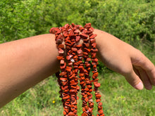 Charger l'image dans la galerie, Perles en jaspe rouge, forme chips