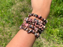 Charger l'image dans la galerie, Perles en rhodonite, forme chips