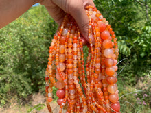 Charger l'image dans la galerie, Perles en agate mélangée avec des cornalines entre 4 et 14mm