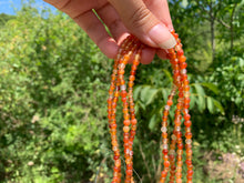 Charger l'image dans la galerie, Perles en agate mélangée avec des cornalines entre 4 et 14mm