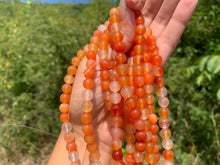 Charger l'image dans la galerie, Perles en agate mélangée avec des cornalines entre 4 et 14mm