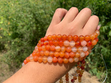 Charger l'image dans la galerie, Perles en agate mélangée avec des cornalines entre 4 et 14mm