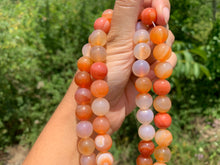 Charger l'image dans la galerie, Perles en agate mélangée avec des cornalines entre 4 et 14mm