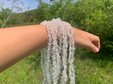 Charger l'image dans la galerie, Perles en cristal de roche, forme chips