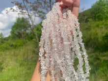 Charger l'image dans la galerie, Perles en cristal de roche, forme chips