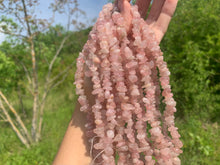 Charger l'image dans la galerie, Perles en quartz rose, forme chips