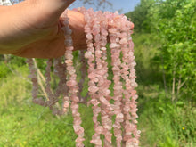Charger l'image dans la galerie, Perles en quartz rose, forme chips