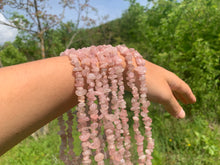 Charger l'image dans la galerie, Perles en quartz rose, forme chips