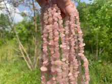 Charger l'image dans la galerie, Perles en quartz rose, forme chips