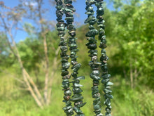 Charger l'image dans la galerie, Perles en séraphinite, forme chips