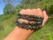 Charger l'image dans la galerie, Perles en séraphinite, forme chips