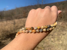 Charger l'image dans la galerie, Perles en agate crazy lace, forme diamant, entre 6 et 10mm