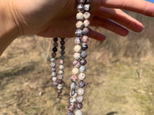 Charger l'image dans la galerie, Perles en jaspe porcelaine facettées en 8mm