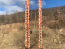 Charger l'image dans la galerie, Perles en pierre de soleil facettées entre 2 et 4mm PSU