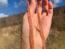 Charger l'image dans la galerie, Perles en pierre de soleil facettées entre 2 et 4mm PSU