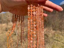 Charger l'image dans la galerie, Perles en pierre de soleil facettées entre 2,5 et 7,5mm PSD