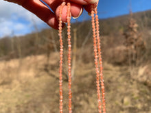 Charger l'image dans la galerie, Perles en pierre de soleil facettées entre 2,5 et 7,5mm PSD