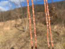 Charger l'image dans la galerie, Perles en pierre de soleil facettées entre 2,5 et 7,5mm PSD