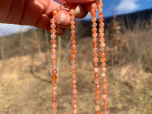 Charger l'image dans la galerie, Perles en pierre de soleil facettées entre 2,5 et 7,5mm PSD