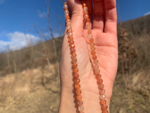 Charger l'image dans la galerie, Perles en pierre de soleil facettées entre 2,5 et 7,5mm PSD