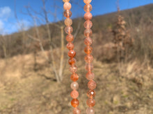 Charger l'image dans la galerie, Perles en pierre de soleil facettées entre 2,5 et 7,5mm PSD