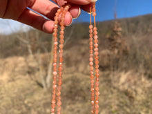 Charger l'image dans la galerie, Perles en pierre de soleil facettées entre 3,5 et 6mm PST