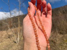 Charger l'image dans la galerie, Perles en pierre de soleil facettées entre 3,5 et 6mm PST