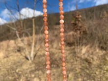 Charger l'image dans la galerie, Perles en pierre de soleil facettées entre 3,5 et 6mm PST