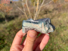 Charger l'image dans la galerie, VENDU Fluorite brut 2