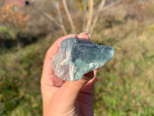 Charger l'image dans la galerie, VENDU Fluorite brut 2