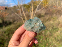 Charger l'image dans la galerie, VENDU Fluorite brut 8