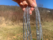 Charger l'image dans la galerie, Perles en labradorite entre 3 et 8mm LS