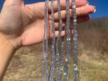 Charger l'image dans la galerie, Perles en labradorite entre 3 et 8mm LS