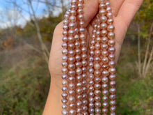 Charger l'image dans la galerie, Perles de culture rose / violette entre 3 et 8mm