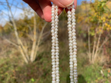 Charger l'image dans la galerie, Perles de culture blanche entre 5 et 8mm