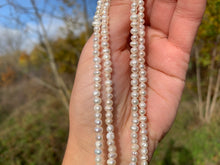 Charger l'image dans la galerie, Perles de culture blanche entre 5 et 8mm