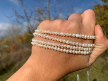 Charger l'image dans la galerie, Perles de culture blanche entre 5 et 8mm