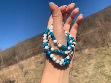 Charger l'image dans la galerie, Mala "Nouveau départ" en apatite bleue et howlite