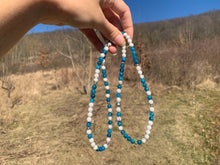 Charger l'image dans la galerie, Mala "Nouveau départ" en apatite bleue et howlite