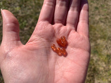 Charger l'image dans la galerie, Perles en pierre de soleil non percées