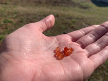 Charger l'image dans la galerie, Perles en pierre de soleil non percées