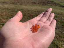 Charger l'image dans la galerie, Perles en pierre de soleil non percées